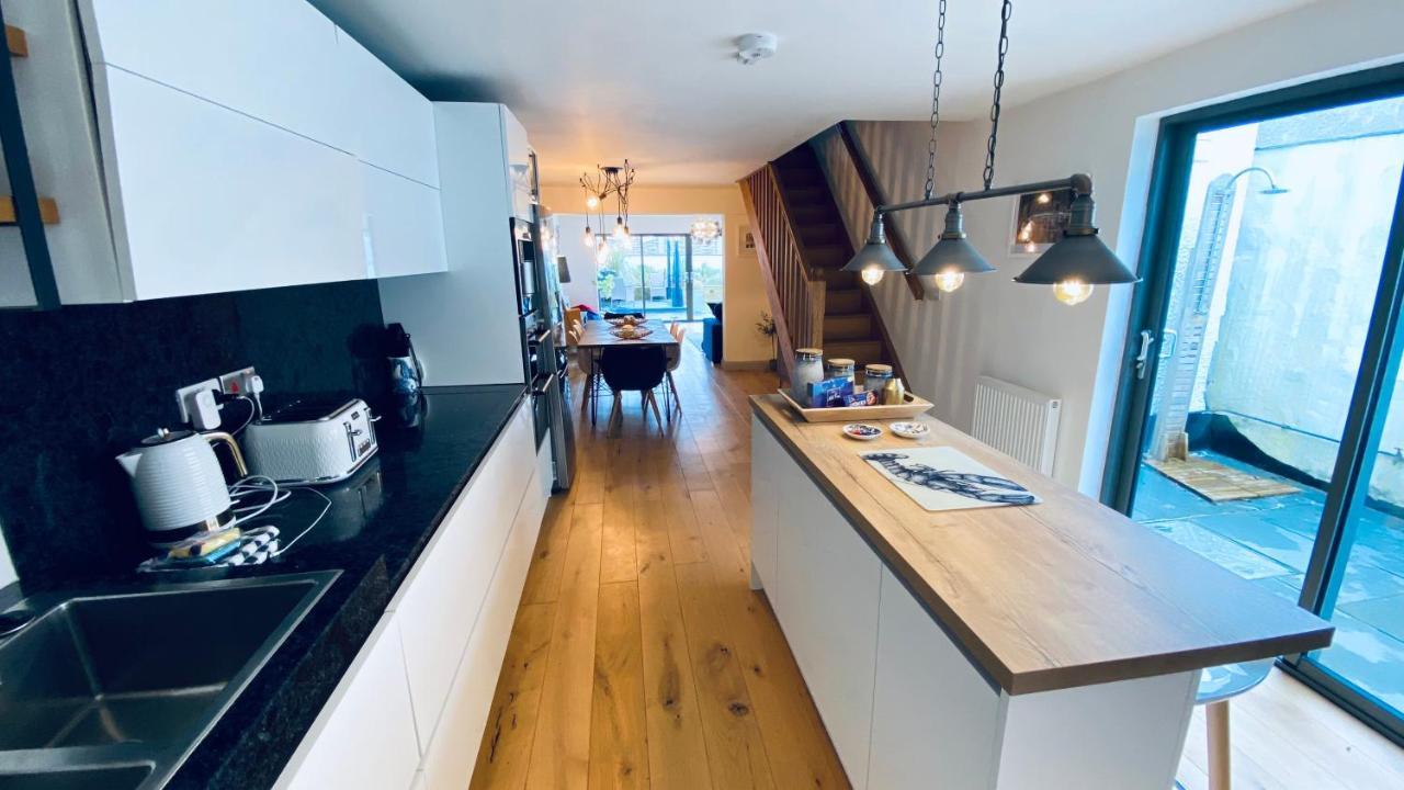 Tregenna House: Refurbished Family Townhouse With Garden And Parking Holiday home