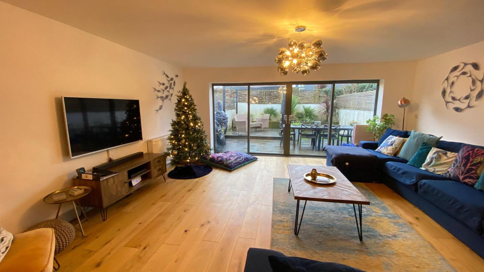 Tregenna House: Refurbished Family Townhouse With Garden And Parking