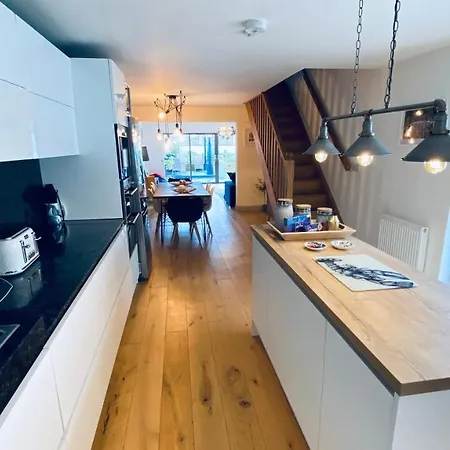 Tregenna House: Refurbished Family Townhouse with Garden and Parking Villa St Ives  Exterior photo
